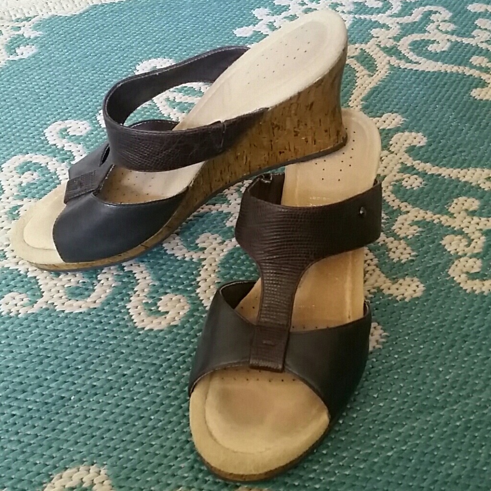 Rockport sandals size 8.5